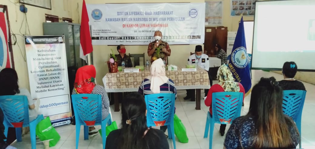 BNNP Sulut Gelar Bimtek Lifeskill di Kelurahan Wawonasa BNNP Sulut Gelar Bimtek Lifeskill di Kelurahan Wawonasa