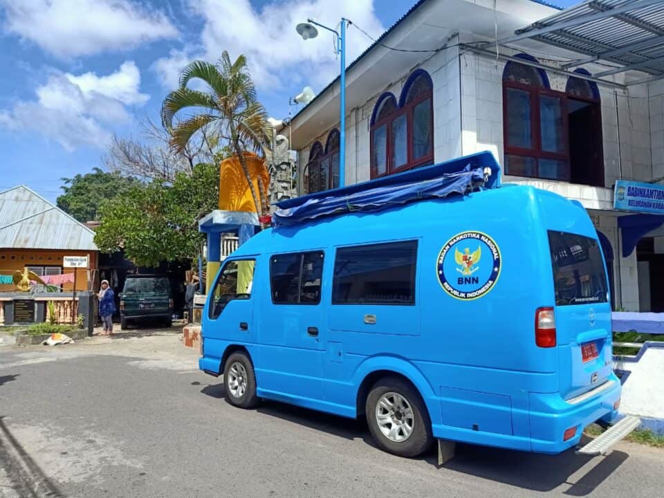 Sosialisasi Bahaya Narkoba dan Program Rehabilitasi Menggunakan Mobil