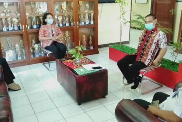 Koordinasi Dengan Kepala Sekolah SMK N 5 Manado Dalam Rangka Pencanangan Sekolah Bersih Narkoba Koordinasi Dengan Kepala Sekolah SMK N 5 Manado Dalam Rangka Pencanangan Sekolah Bersih Narkoba