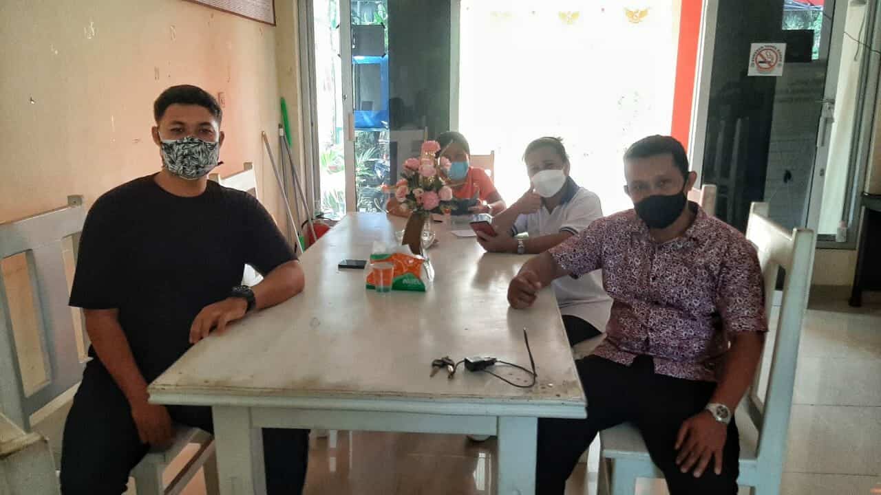 Kegiatan Koordinasi Dengan Ketua Lingkungan Baru di Kel. Kombos Timur Kegiatan koordinasi dengan ketua lingkungan baru di Kel.Kombos Timur